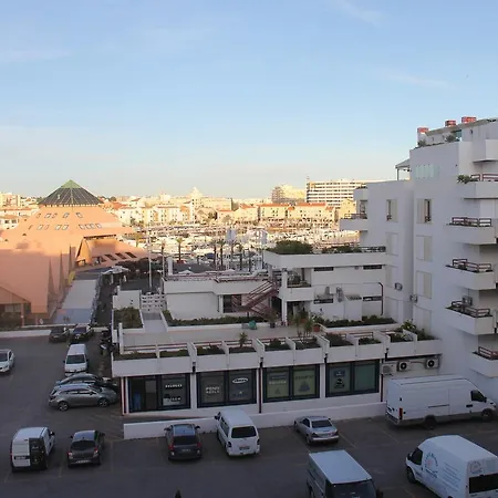 Marina شقة فيلامورا